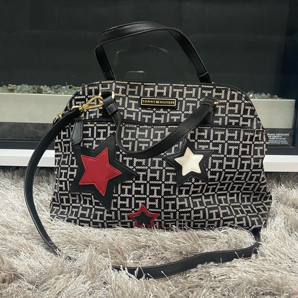 Tommy Hilfiger women black and white shoulder logo print cross strap bag. Used.